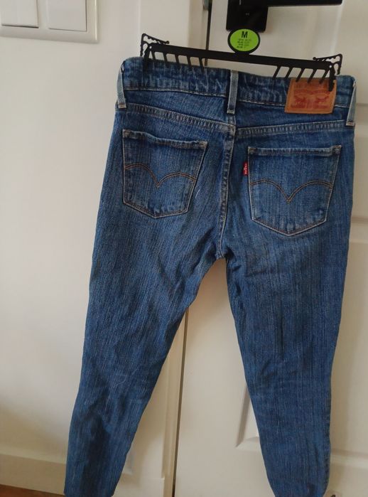 Levis , Дънки и кецове . Сет 65лв