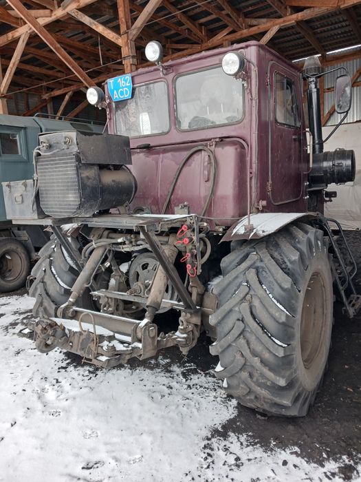 Трактор колесный