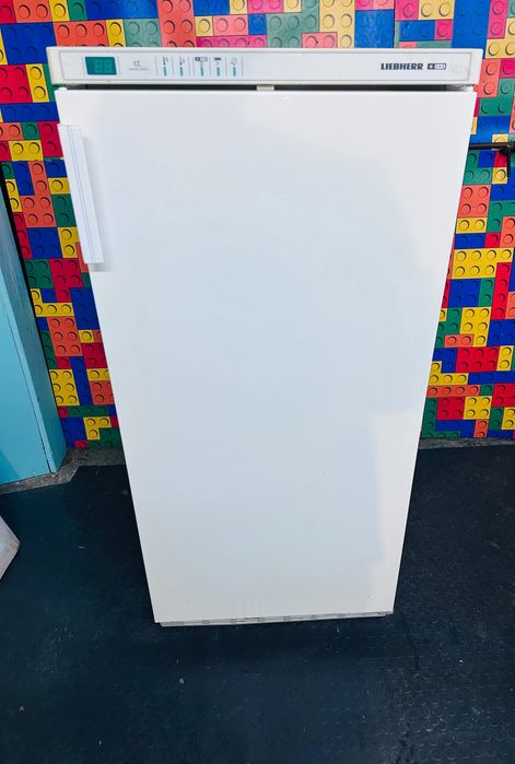 Liebherr/Вертикален фризер 130/60/60