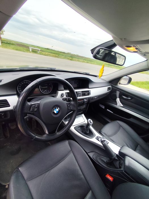 Vând BMW  320 d an 2011