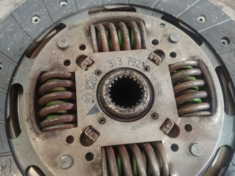 kit ambreiaj volanta masa simpla 2.0dci m9re780 renault trafic 2 euro 5  disc 7,1 mm 8201313792