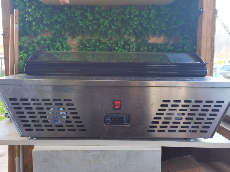 Хладилна витрина