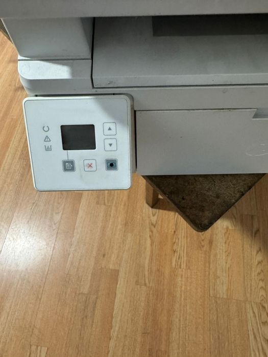 Продам б/у МФУ HP MF130