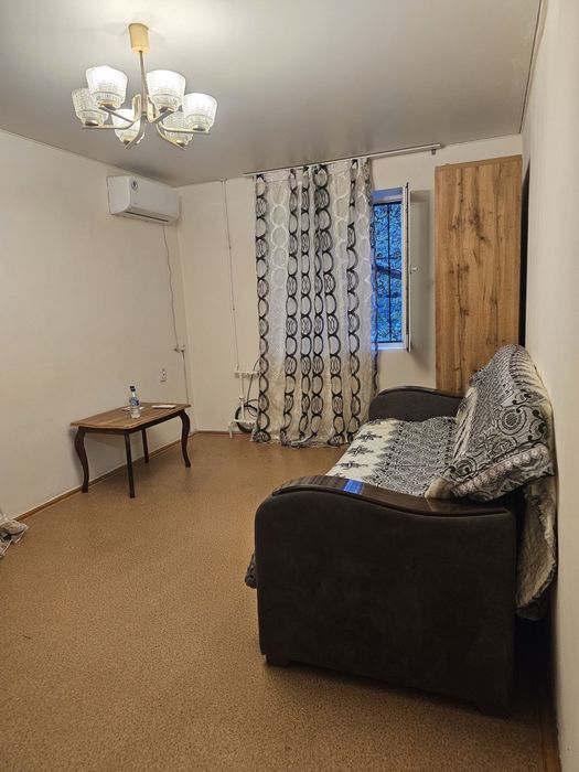 1/3/4 метро Буюк Ипак йули Капиталбанк.всё есть. S=35м².Маклер