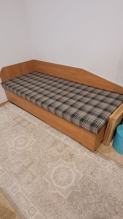 Продаётся кровать.