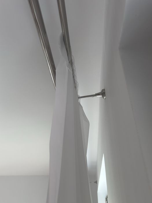 Set complet perdea + draperii + galerie dublă pentru living – stare foarte bună