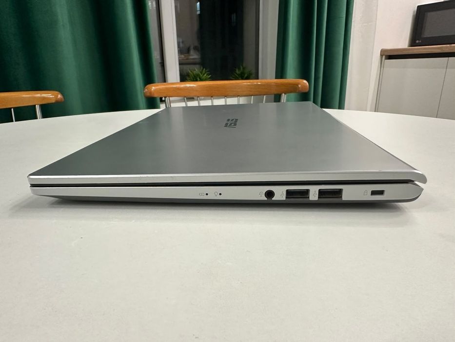 Asus X515EA i3-1115/8gb/240gb