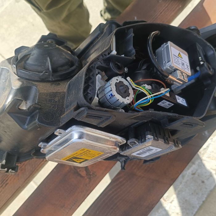 Фарове за Бмв Е60 Е61  фейслифт ксенон динамик (завиващии