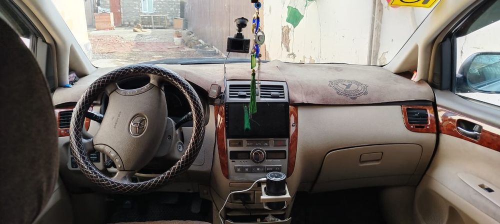 Ипсун Тойота 2004