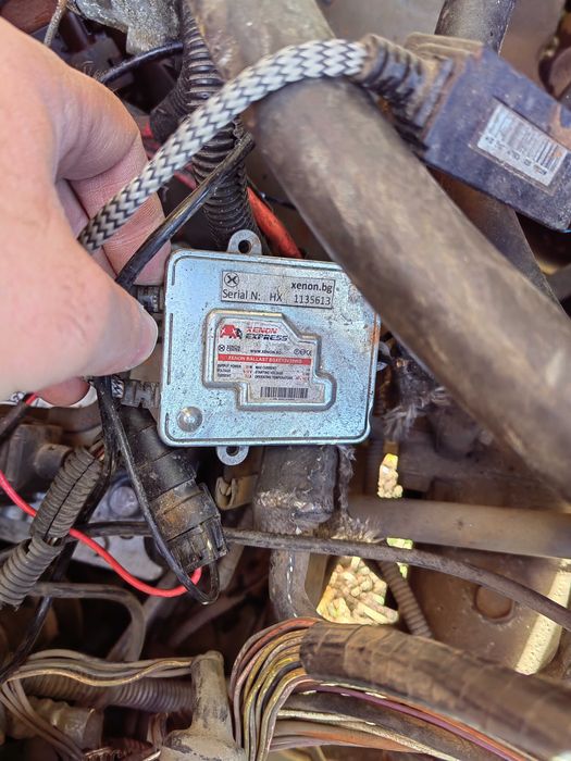 Продавам ксенон комплект