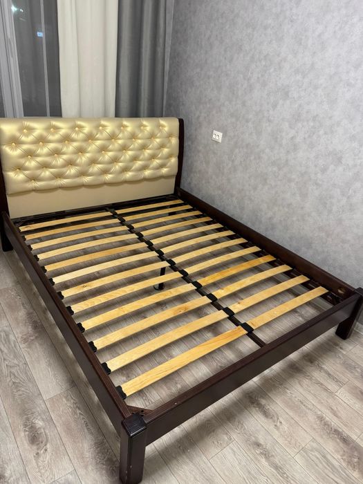 Продам деревянную кровать