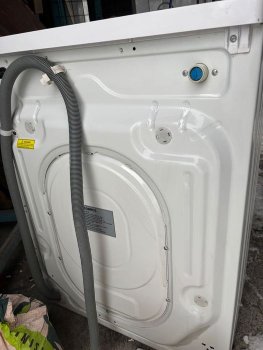 Продам стиральную машинку