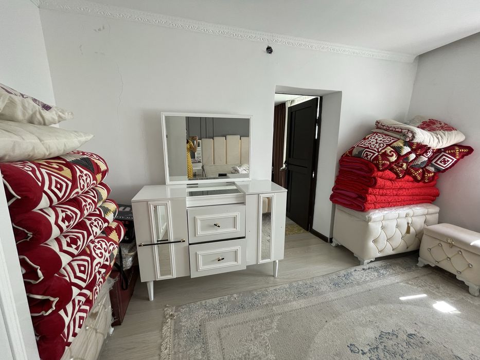 Спальный гарнитур