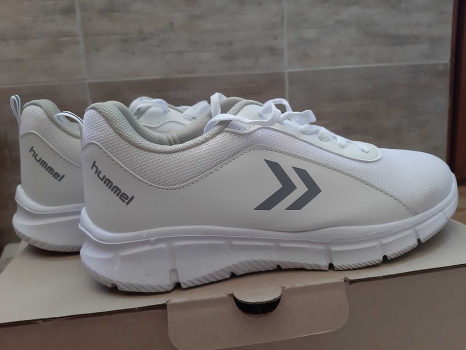 Бели маратонки Hummel