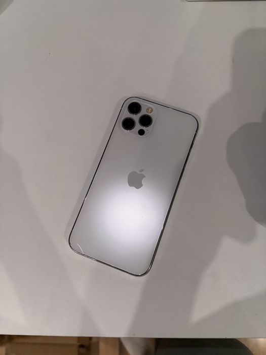 Продам Iphone 12 pro