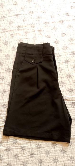 Новые чёрные шорты.