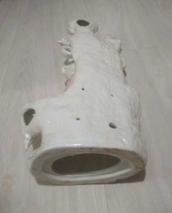 Статуэтка фарфоровая