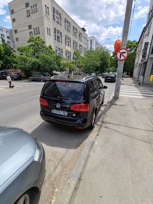 Vând Volkswagen Touran 2013 (model 2014)