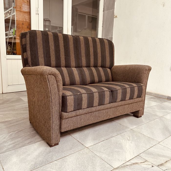 Холандски двуместен диван – вълнена дамаска, отлично състояние