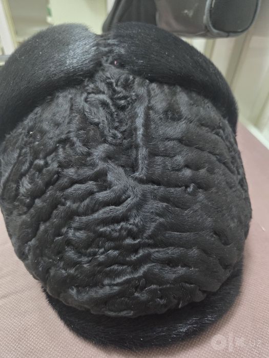 Продам зимнюю шапку из каракуля.Новая..