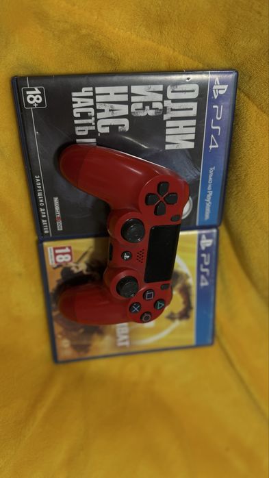 Диски и джойстик на Ps4
