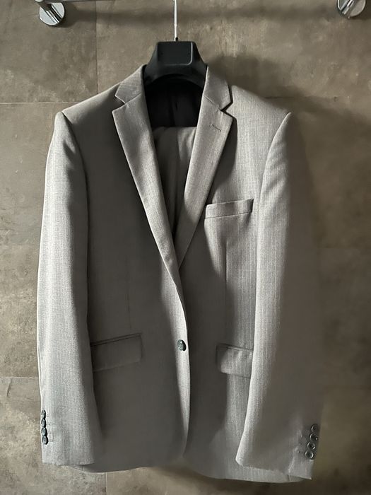 Costum barbatesc, masura 50 si 52, purtat ocazional, aproape noi