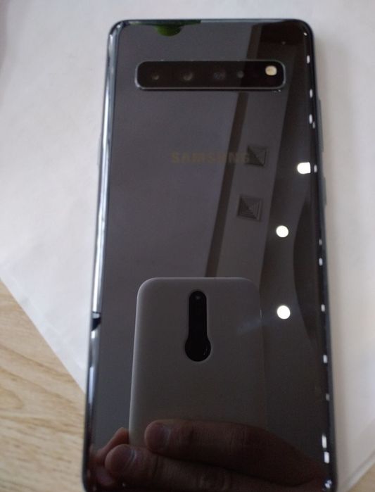 Samsung s10+ 5g holati yahshi 256