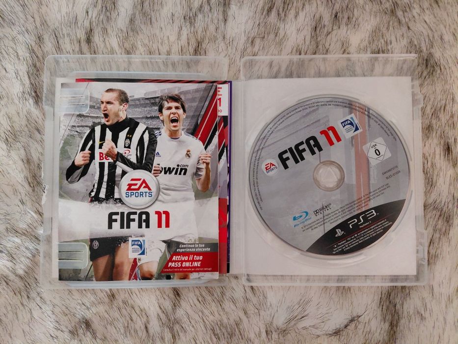 PS3 – 120GB + 2 controllere + FIFA 11