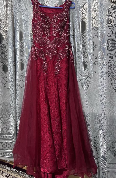 Вечернее платье