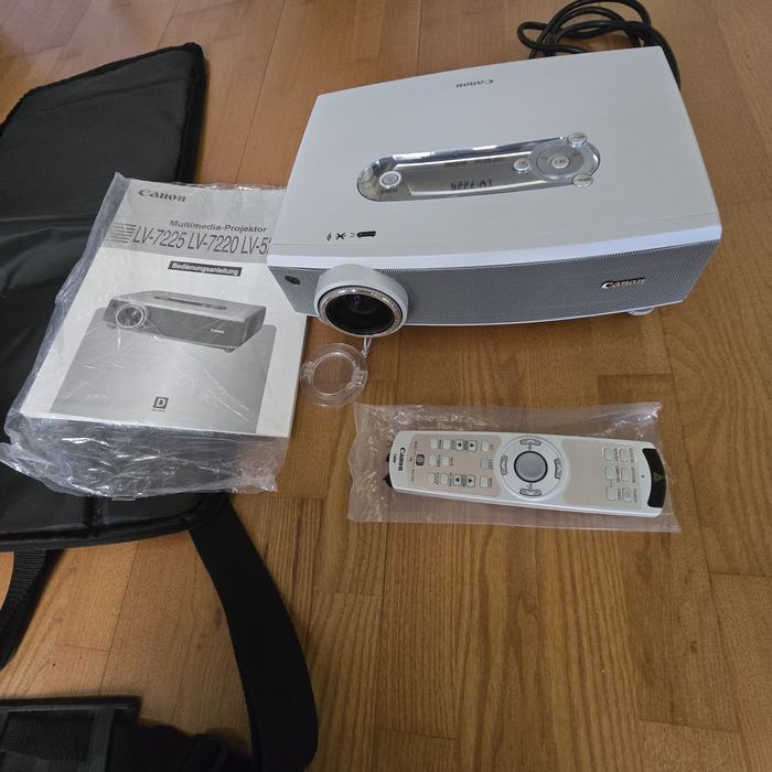 Proiector Canon LV-7225 K nou Stare Nou