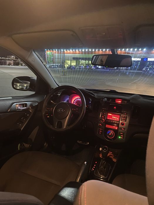 Продается KIA 2012 года Казак Номер
