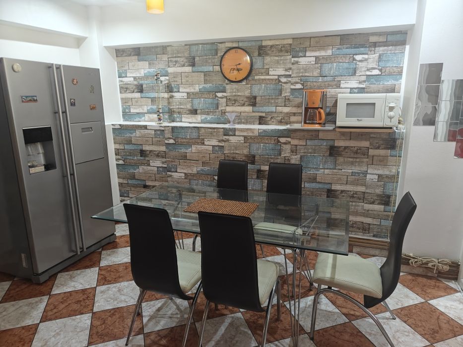 Vând apartament 105 mp.str.Horea