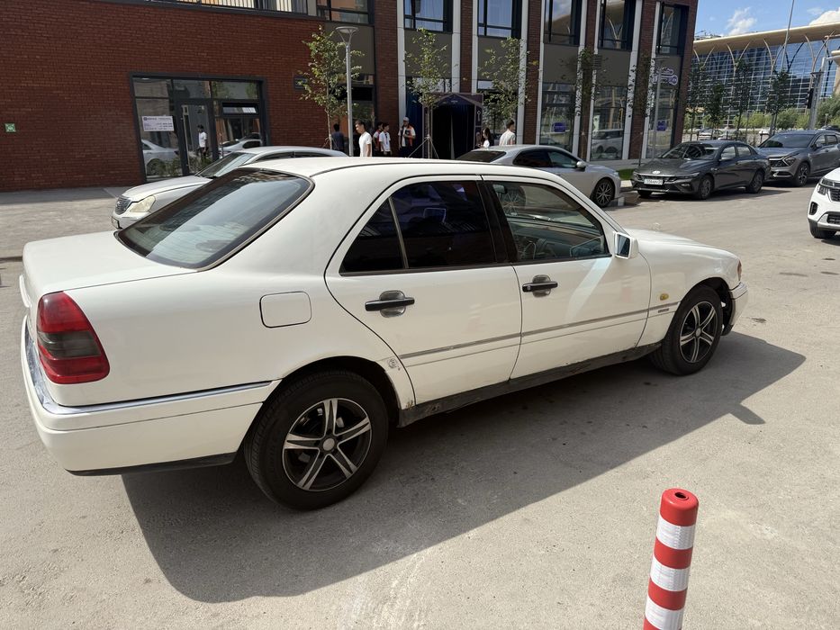 Mercedes-benz c180