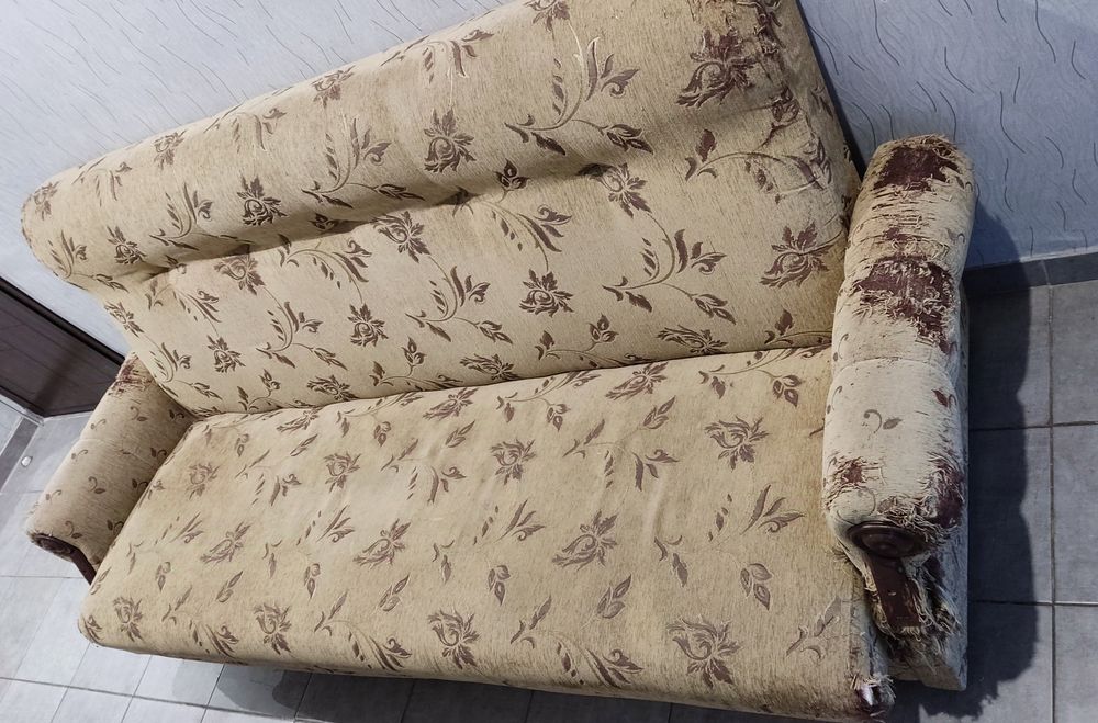 Разгъваем триместен диван, Фотьойл, 2 табуретки