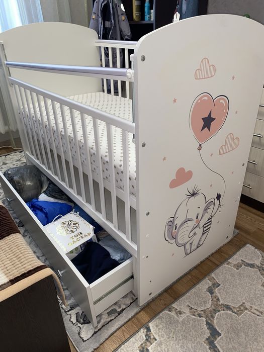 Детская кроватка