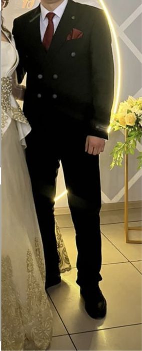 Продается мужской костюм