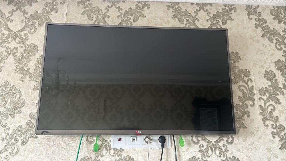 Телевизор LG в хорошем состояние