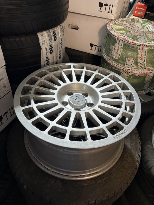 Jante fifteen52 integrale 5x112 r18