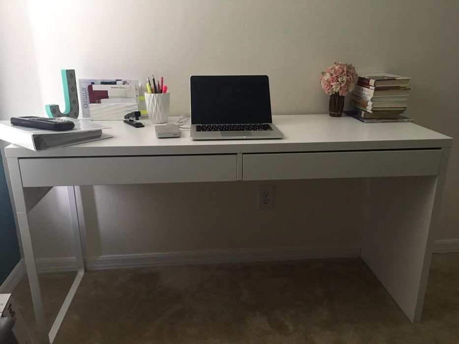 Birou IKEA MICKE 142x50cm alb, pentru doua persoane, cu gestionare cabluri
