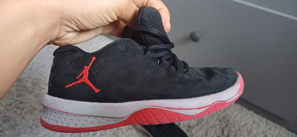 Adidași Jordan, mărimea 27