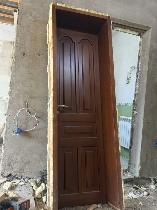 Двери межкомнатные б/у
