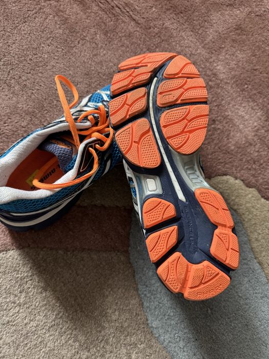 2 perechi  adidasi asics gel nimbus