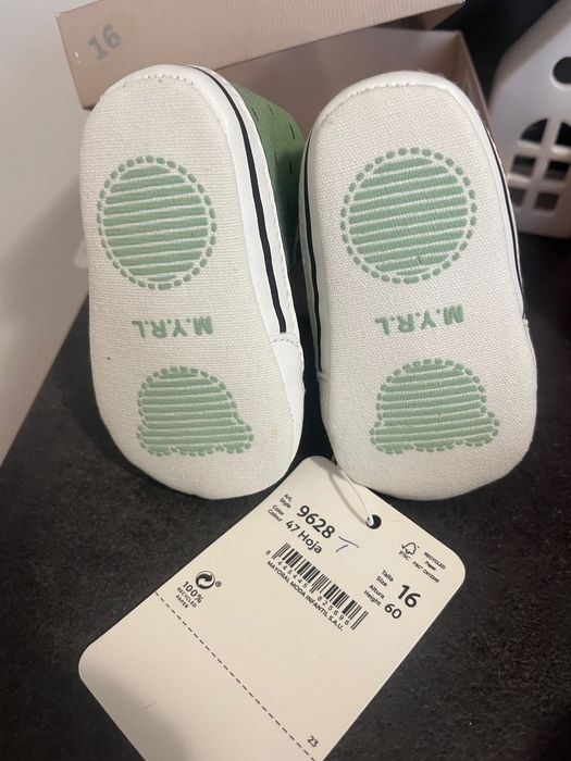 Бебешки обувки, номер 16, 2-5 месеца