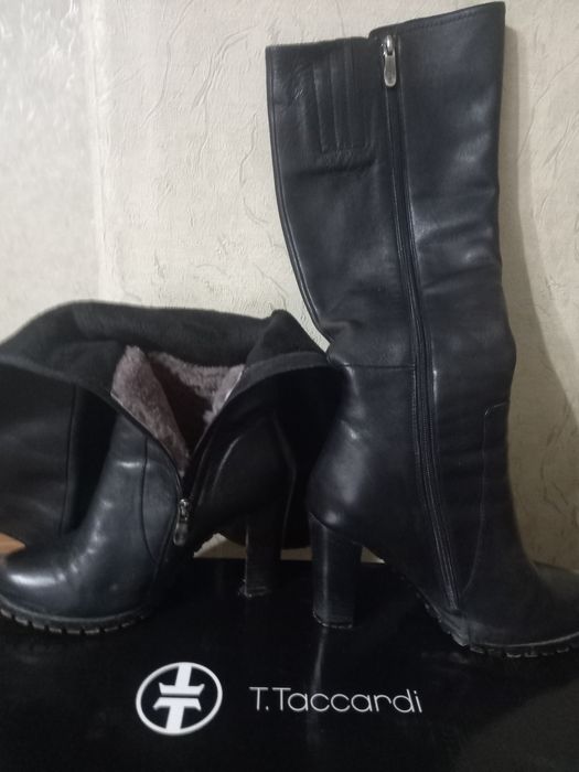 Продам зимние  сапоги