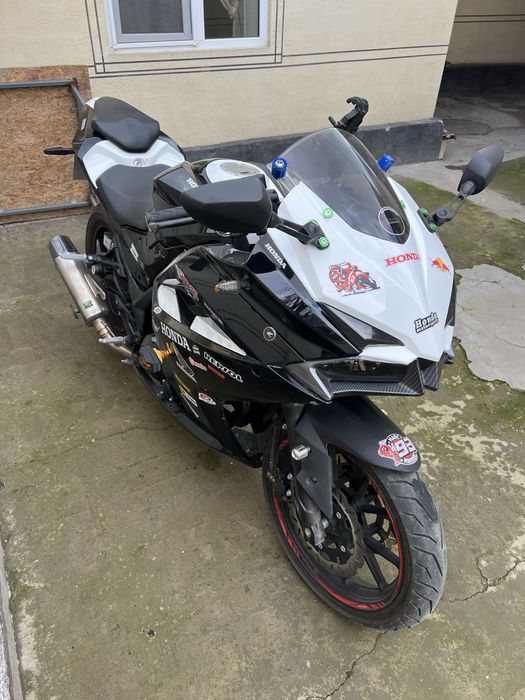 Продам мотоцикл, 400 куб почти новый