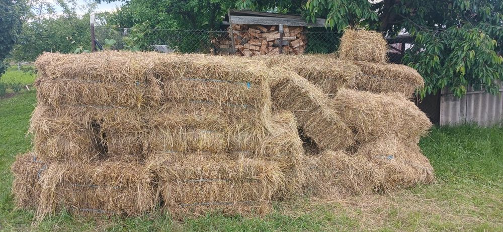 Baloți de vânzare
