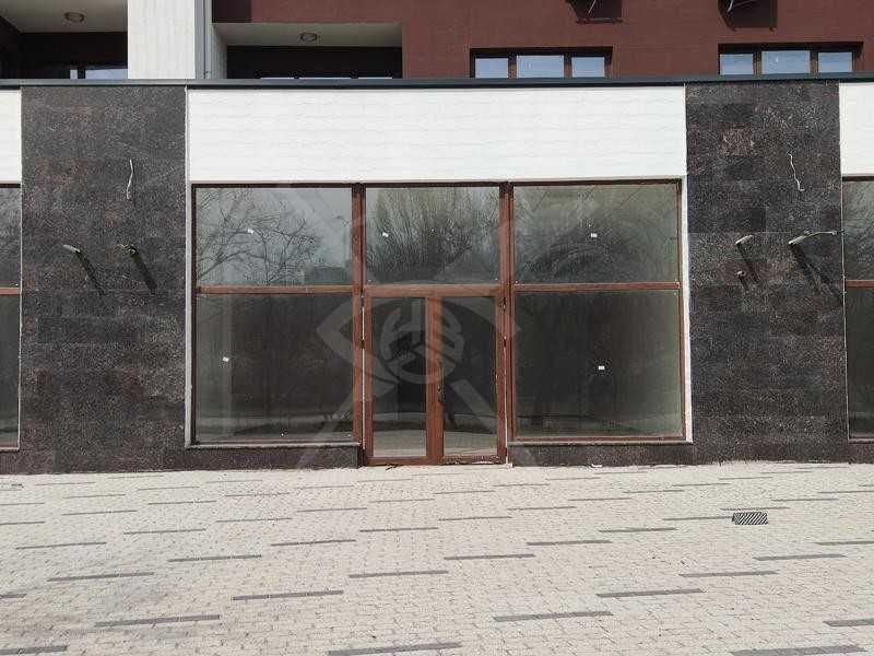 Продава се Магазин в Пловдив, Тракия - 250 кв.м за 1590 €/кв.м - Снимка #1