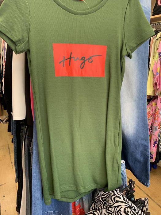 Рокля hugo boss..