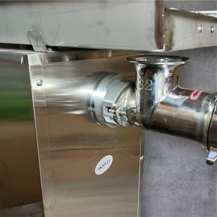 Мясорубка промышленная напольная