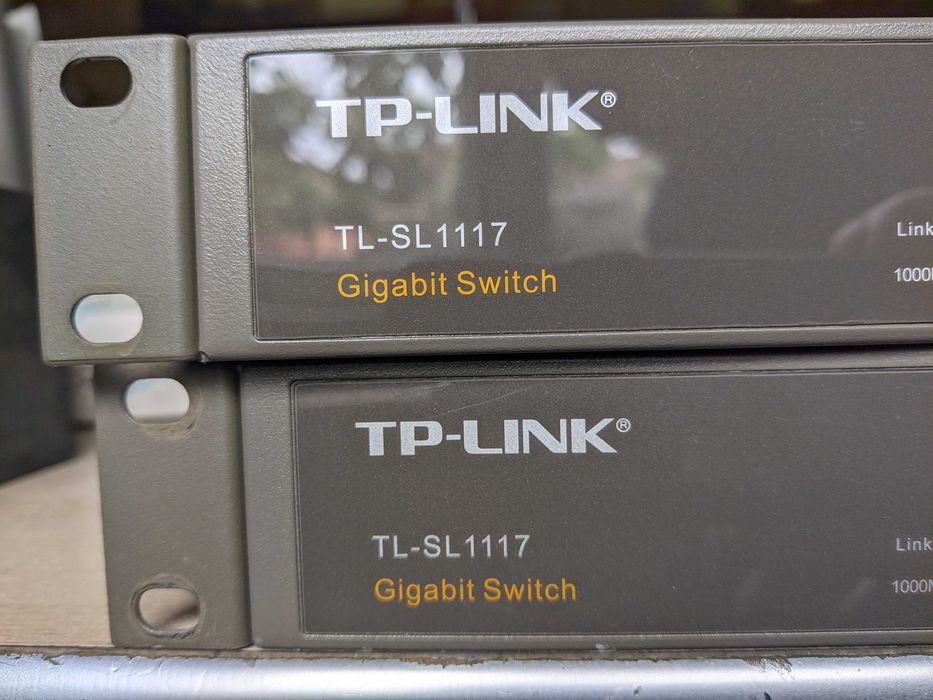 TL-SL1117 16-Port 10/100Mbps + 1-Port Gigabit Switch